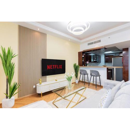 Luxury 3 bedroom with Stunning Full Marina View in Dubai