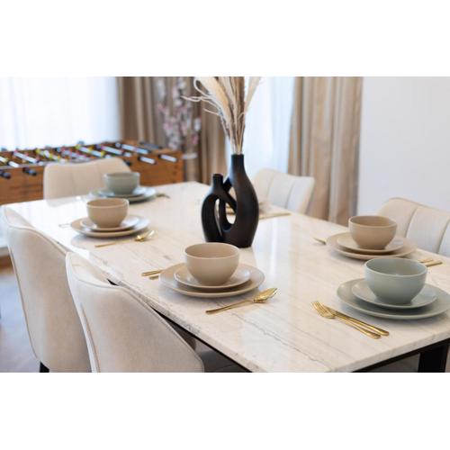 Luxury 3BR Gem in the Heart of Dubai Marina