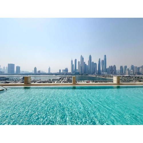 Luxury 3BR Palm Views at Emaar Beachfront