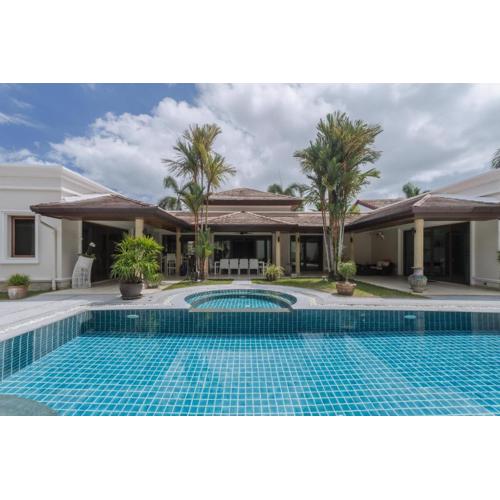 Luxury 3BR Villa, Private Pool, Gym & Jacuzzi