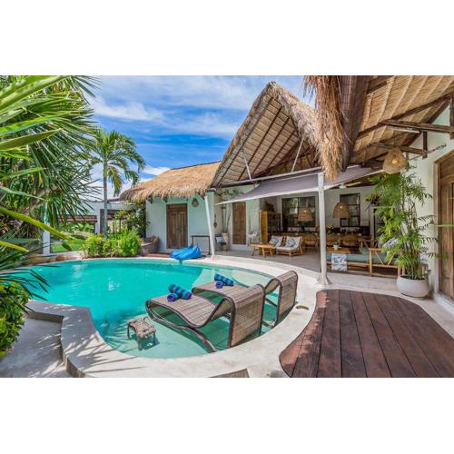 Luxury 3BR Villa Private Pool Ricefield Family-Friendly Near Canggu
