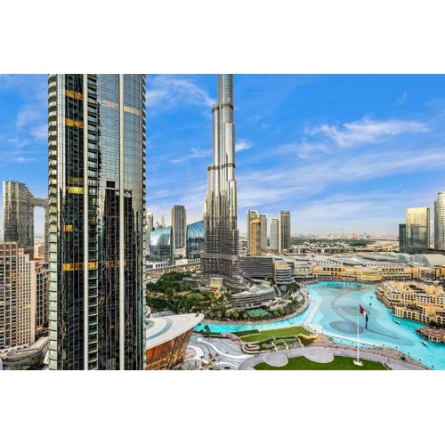 Luxury 3BR with Burj Khalifa Views, Pool, Gym, and Free Parking