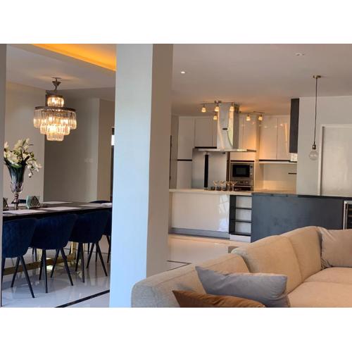 Luxury 4 Bedroom Apartment