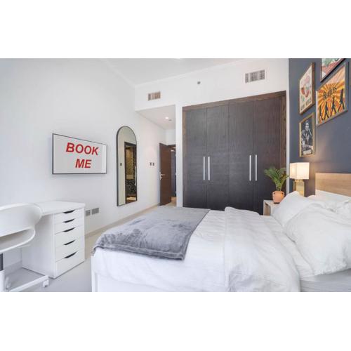 Luxury 4BR Home in Marina with Stunning Palm Views