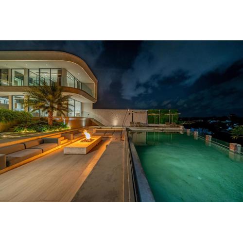 Luxury 4BR Oasis in Central Uluwatu - Perfect for Families and Groups