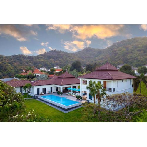 Luxury 5 Bedroom Pool Villa B11B