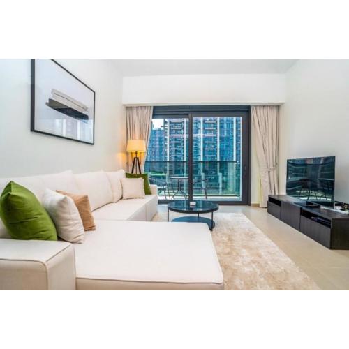 Luxury Apartment ACT One Act Two 7 Min Walk to Burj Khalifa & Dubai Mall