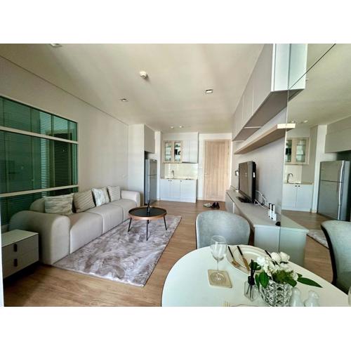 Luxury Apartment at Central Watthana