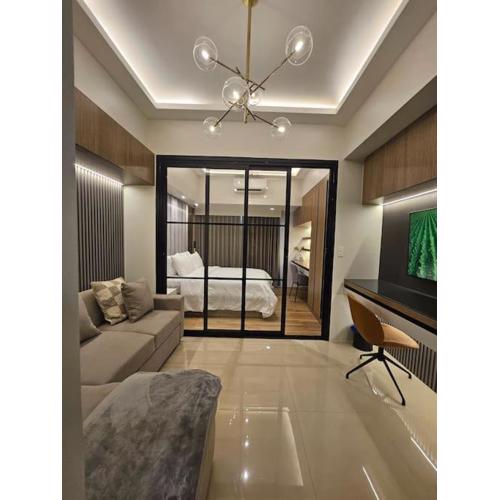 Luxury Apartment at Park Mckinley West suite 2