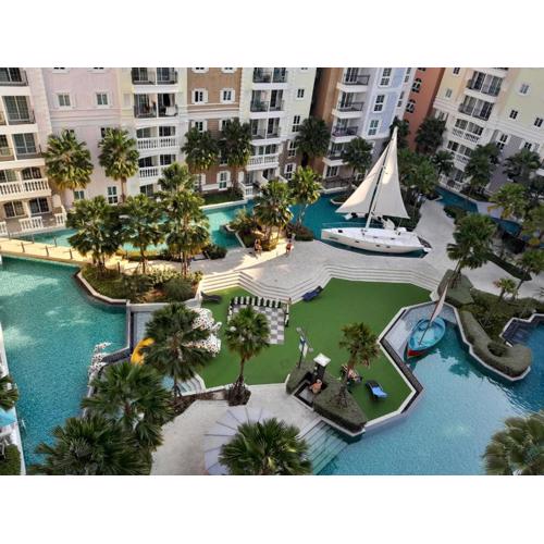 Luxury apartment with a big pool