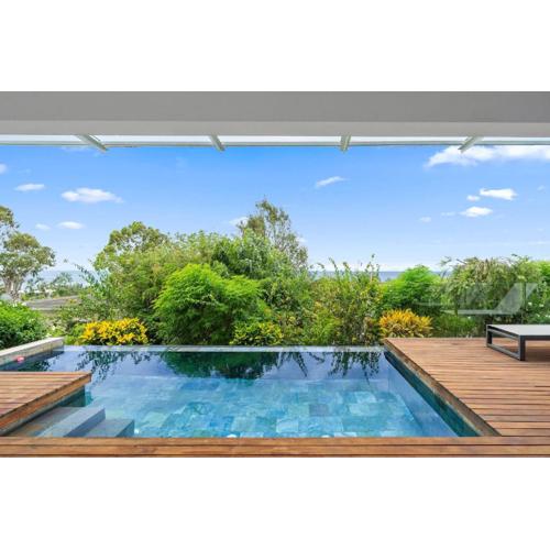 Luxury Apartment with Private Pool by Sealodge