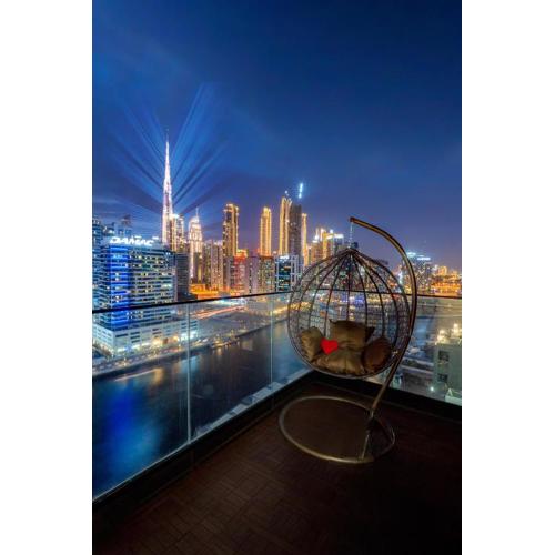 Luxury Apt Infinity Pool with Burj View