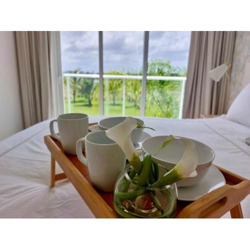 Luxury Apt with Pool Golf View in Hard Rock Golf