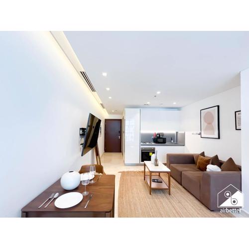 Luxury at Sterling East Studio with Park Views