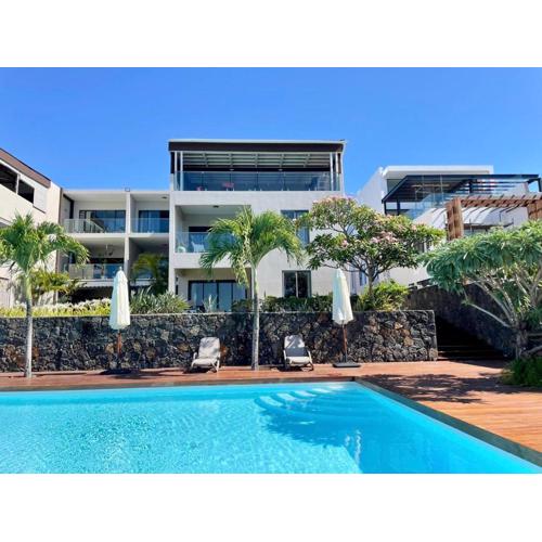 Luxury beach house with spectacular sea view and pool