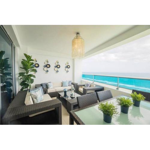 Luxury Beachfront 2BR at Las Olas, Juan Dolio