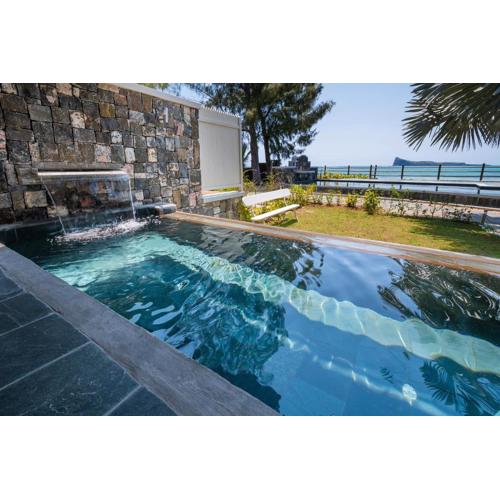 Luxury beachfront duplex, Coin de Mire view / 3Bed