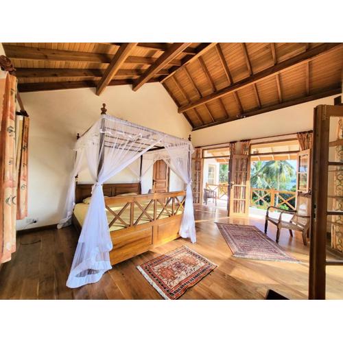 Luxury Cannelle lake villa