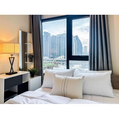 Luxury City-Scape 2BR - Ultra Fast Wifi - Asoke