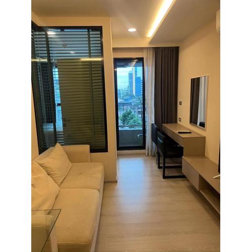 Luxury Condo Libary Pool Gym BTS King Bed