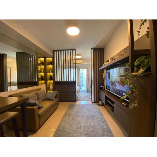 Luxury Condo with Pool View at Shell Residences