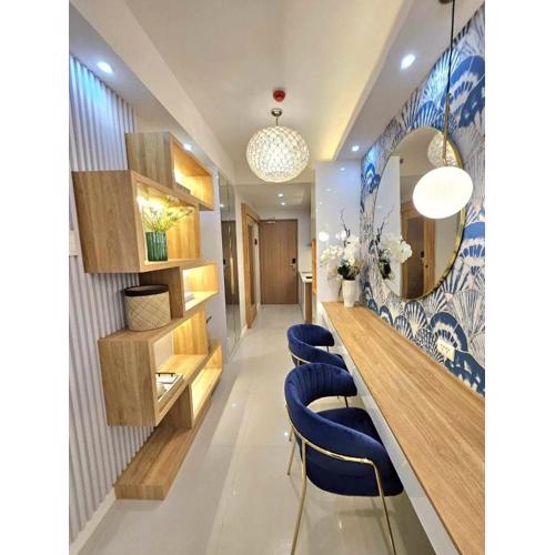 Luxury Condotel Manila by MOA