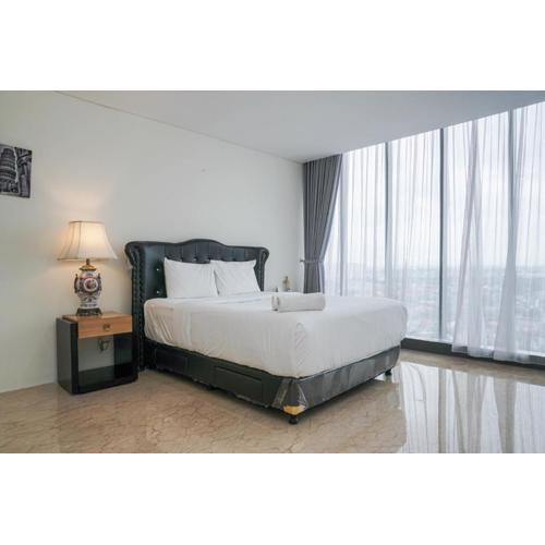 Luxury Design 1BR L'Avenue Apartment near Pancoran By Travelio