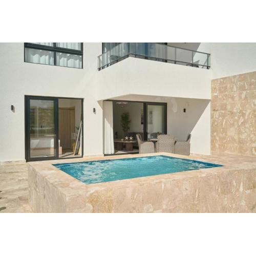 Luxury Escape Private Jacuzzi, Beach, Punta Cana SLEEP 5