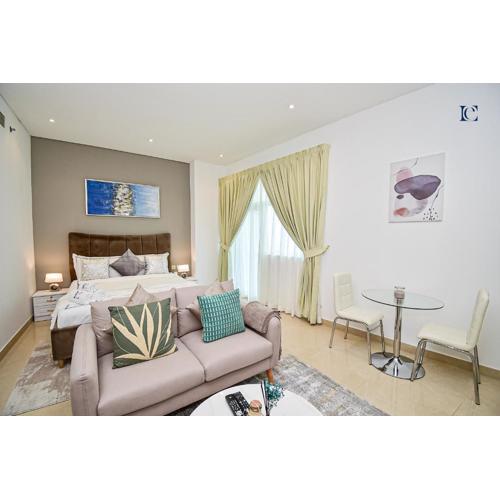 Luxury Escapes - Budget Studio with Balcony, Yacht Bay Marina