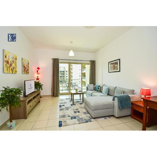 Luxury Escapes - Spacious 1BR with Pool view - Ghozlan 2 The Greens