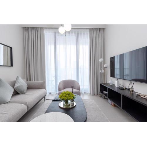 Luxury Escapes - Stylish 2BR Apt with City View in Forte Downtown