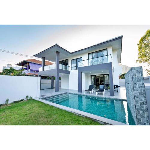 Luxury Executive 5 Bedroom Pool Villa in Jomtien - J5