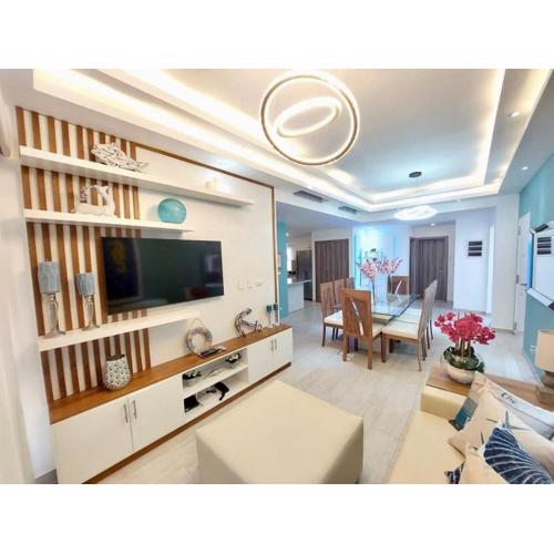 Luxury Gateaway Penthouse in front of Hard Rock