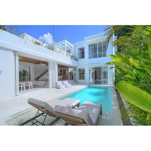 Luxury Helios Villas By Buttonscarves