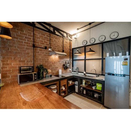 Luxury Industrial Flat 5 Mins from Nimman