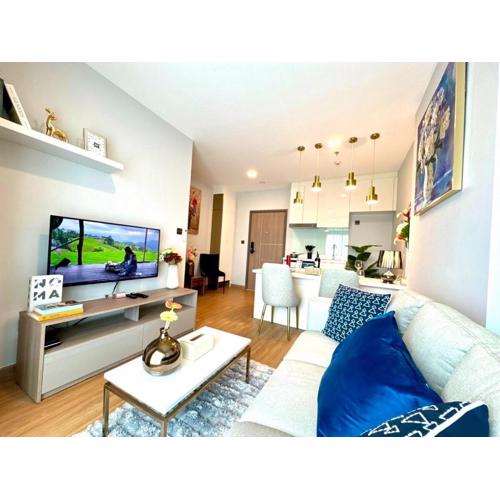 Luxury Living in Chiang Mai Astra Sky River