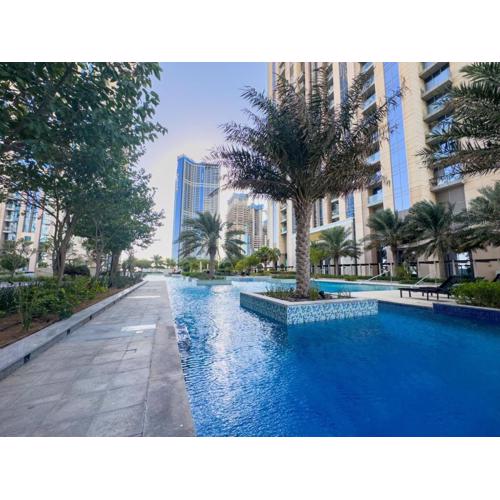 Luxury Meets Serenity 2BR Apt in Noura Tower