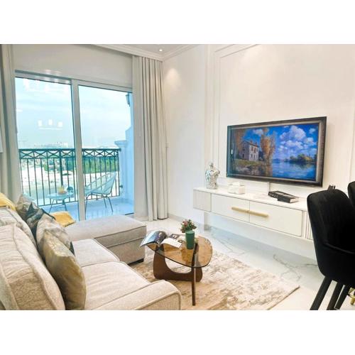 Luxury meets Wellness l Resort Style Living Oasis l Balcony Overlooking Miracle Garden