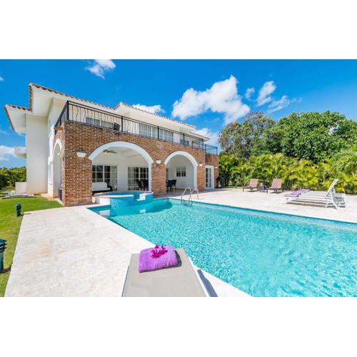 Luxury & Modern Villa with Pool at Cocotal Golf & Country Club