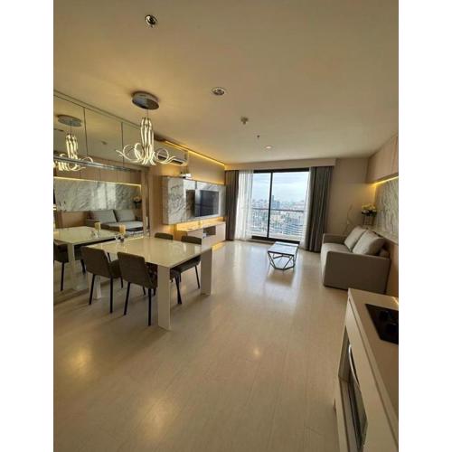 Luxury NaNa Central Embassy