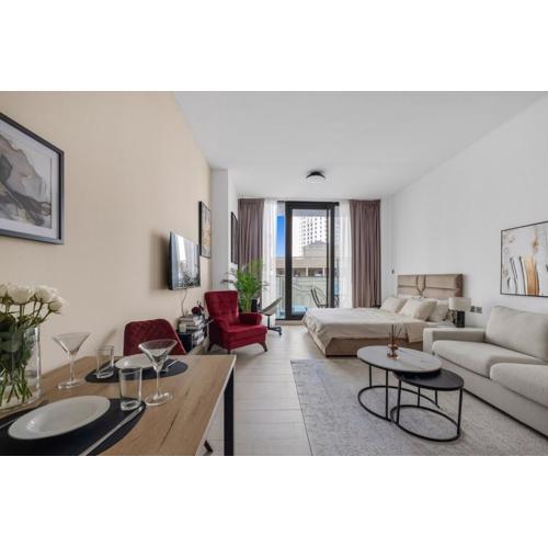 Luxury new studio Dubai Marina 10min to the beach