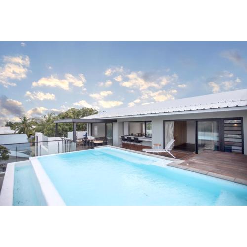 Luxury Penthouse River Mouth Views & Pools