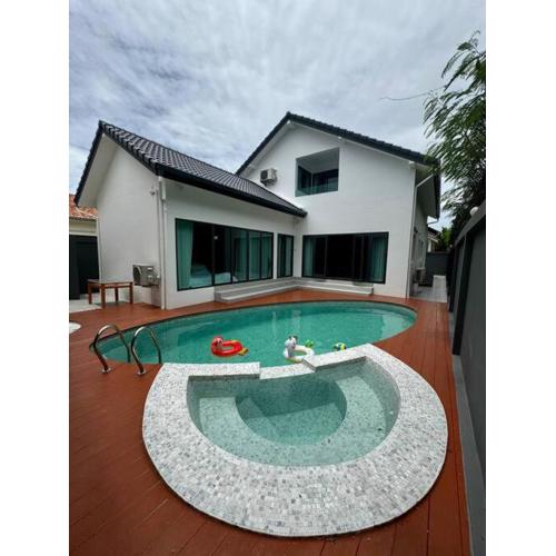 Luxury Pool Villa in Jomtien 5BD