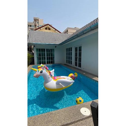 Luxury Pool Villa Pattaya Center C3- 3 Bedroom