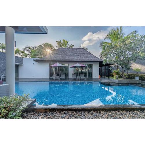 Luxury private pool villa resort style near beaches in Laguna