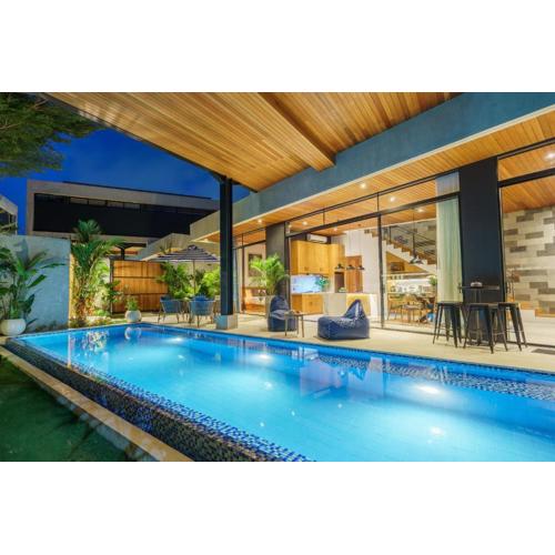 Luxury Resort Of 4 Villas 11 Br Seminyak