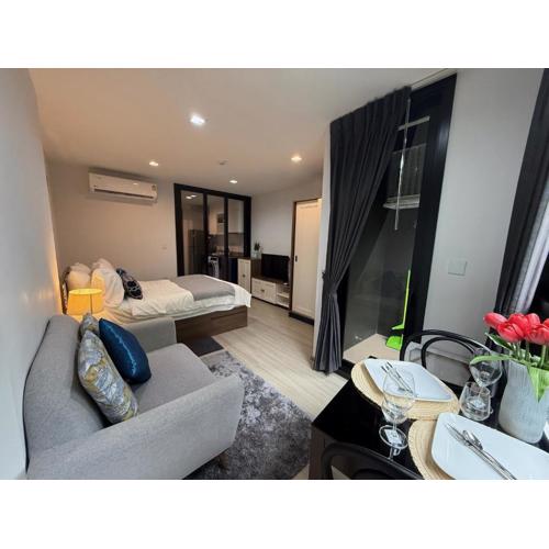 Luxury Resort Style 1 Bedroom Studio near Central