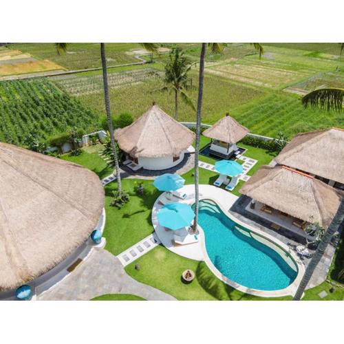 Luxury resort style Villa!