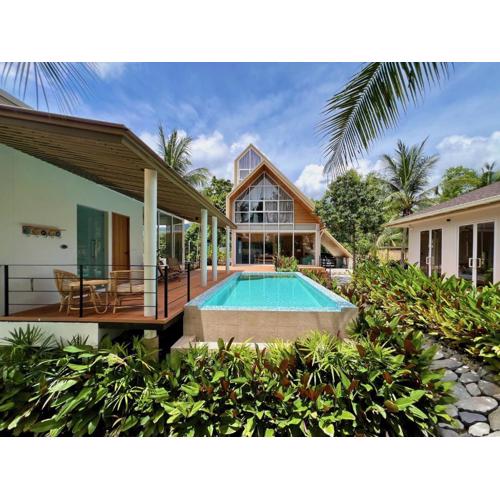 Luxury Retreat, Pool, Gym, Sauna, Spacious land & Garden