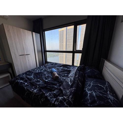 Luxury Riverside condo